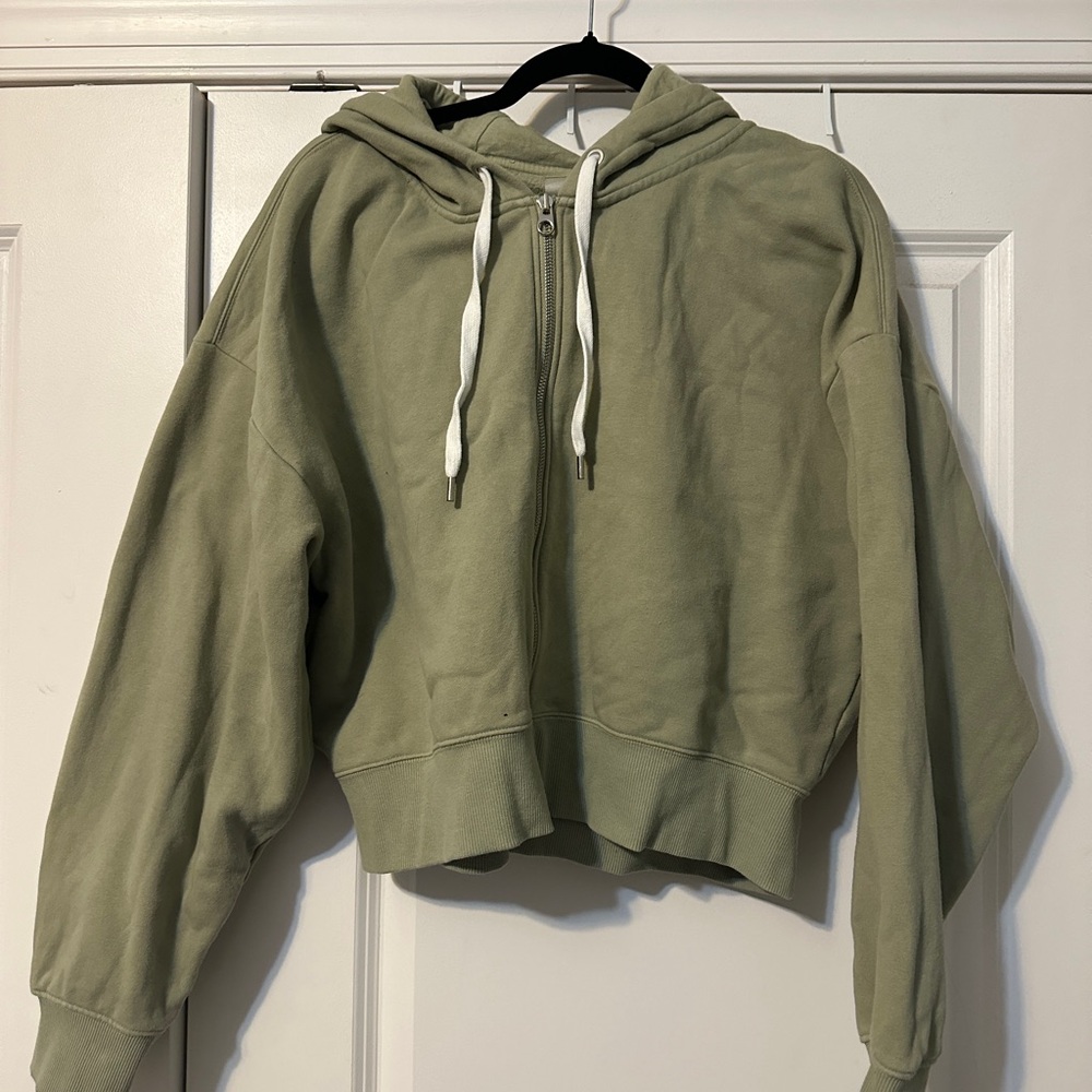 Green Cropped Sweater with Hood